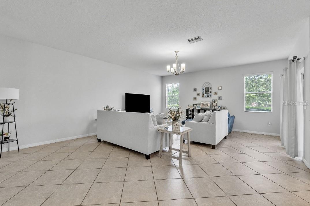 3256 Rodrick Cir Property Photo 6