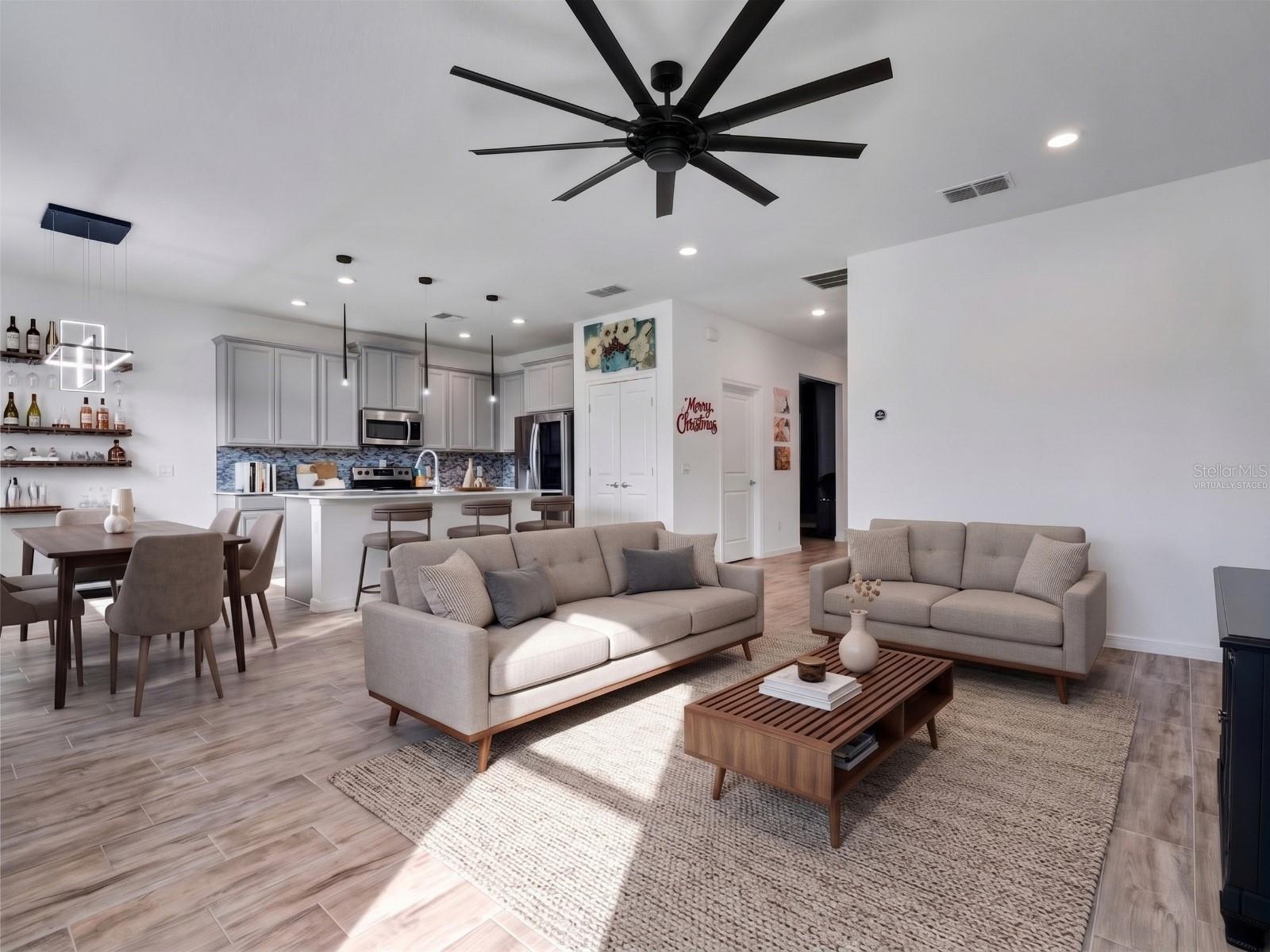 1168 Hendon Loop Property Photo 8