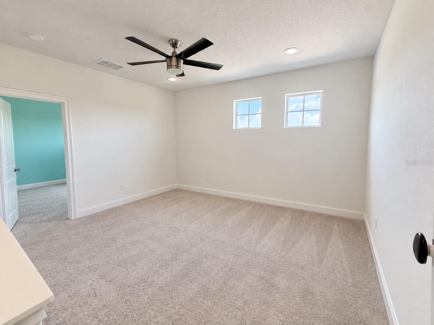 1168 Hendon Loop Property Photo 11