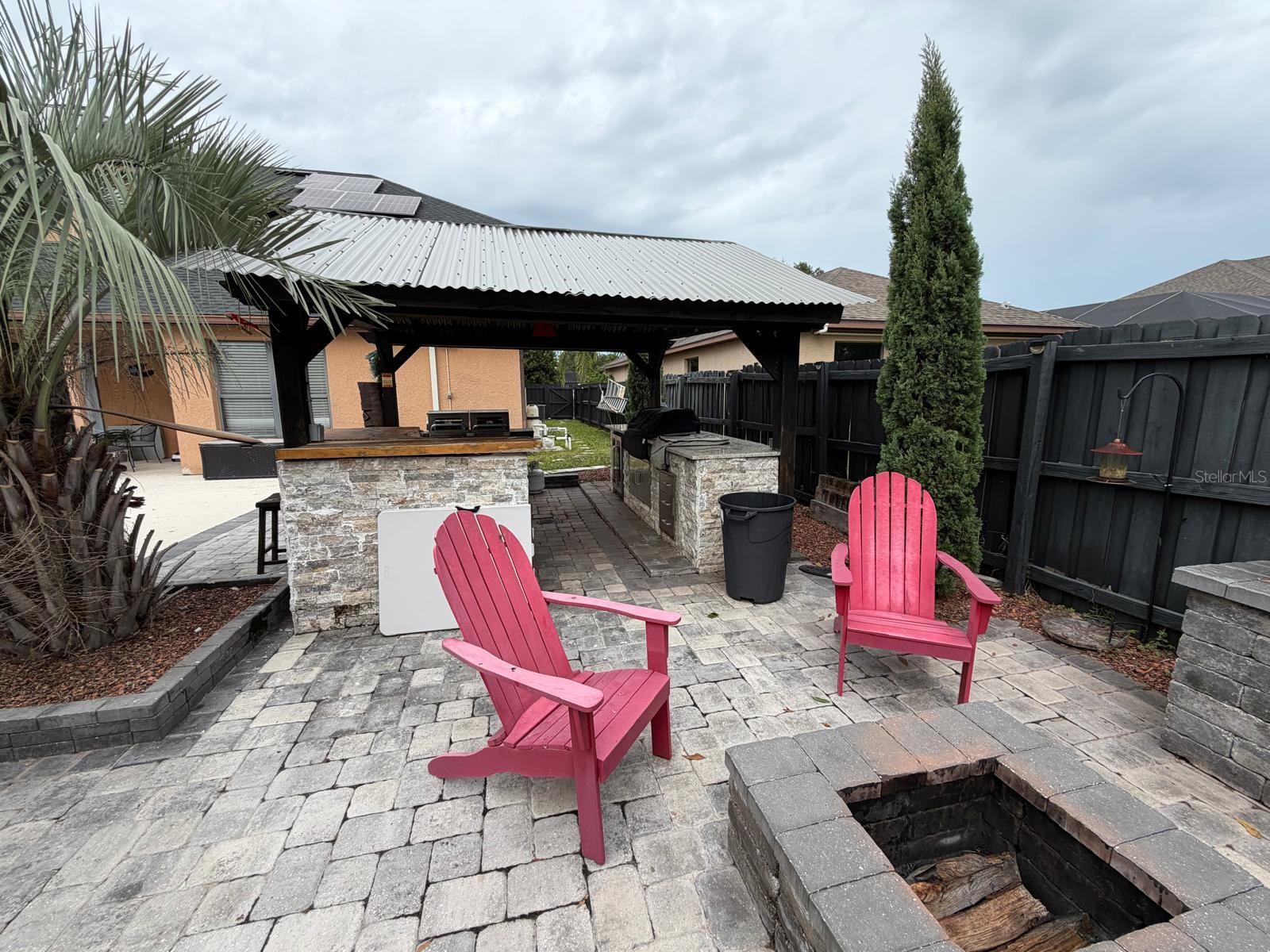 1373 Bent Palm Dr Property Photo 5