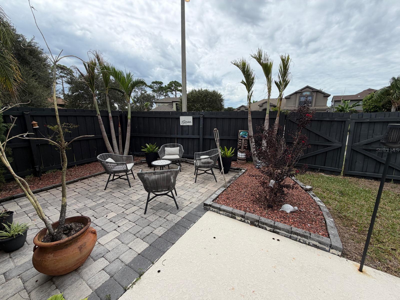 1373 Bent Palm Dr Property Photo 8