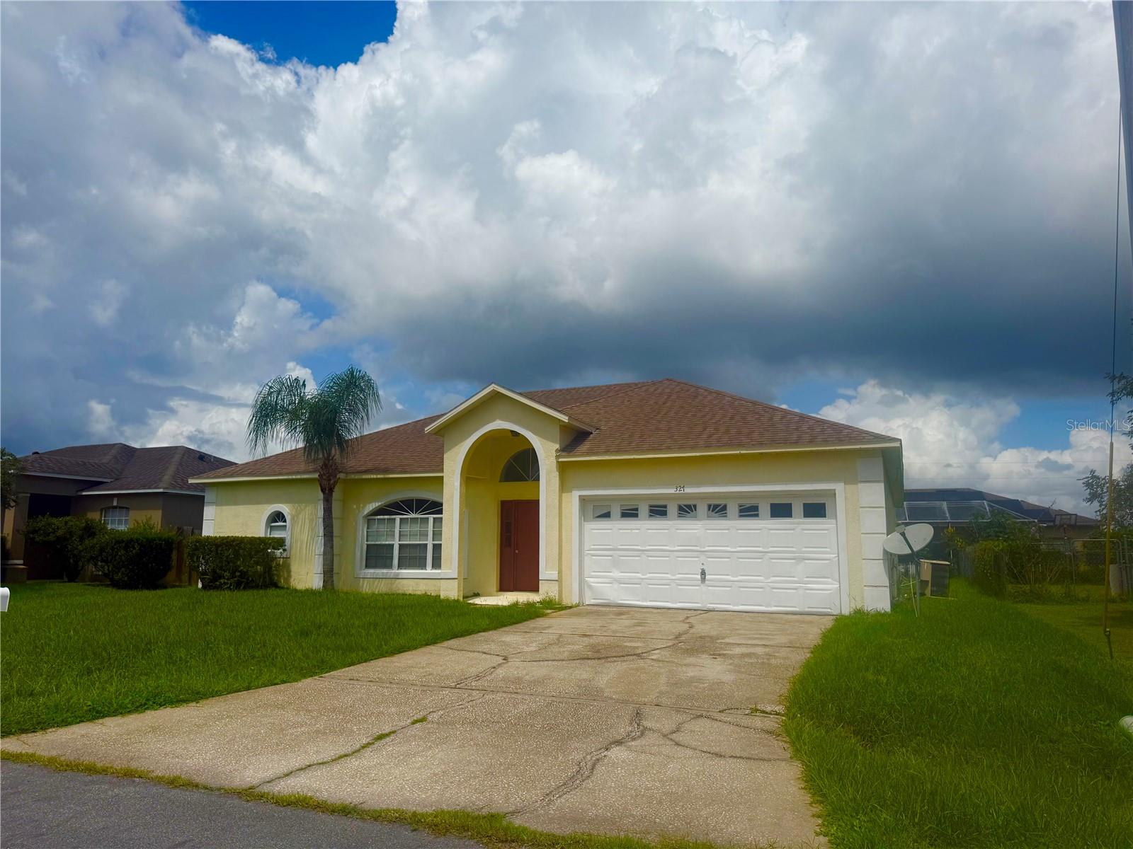 327 Alegriano Ct Property Photo 2