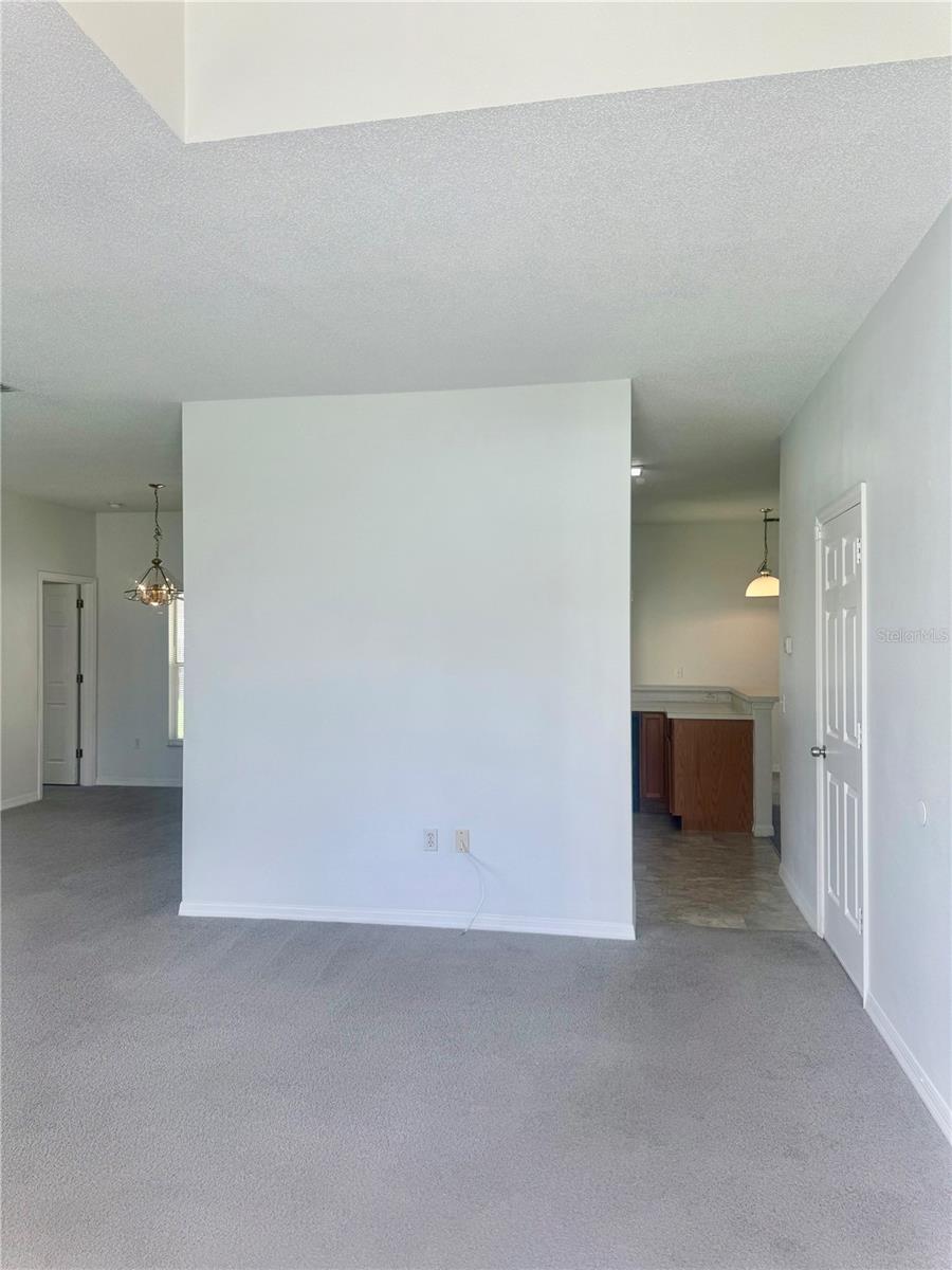 327 Alegriano Ct Property Photo 5