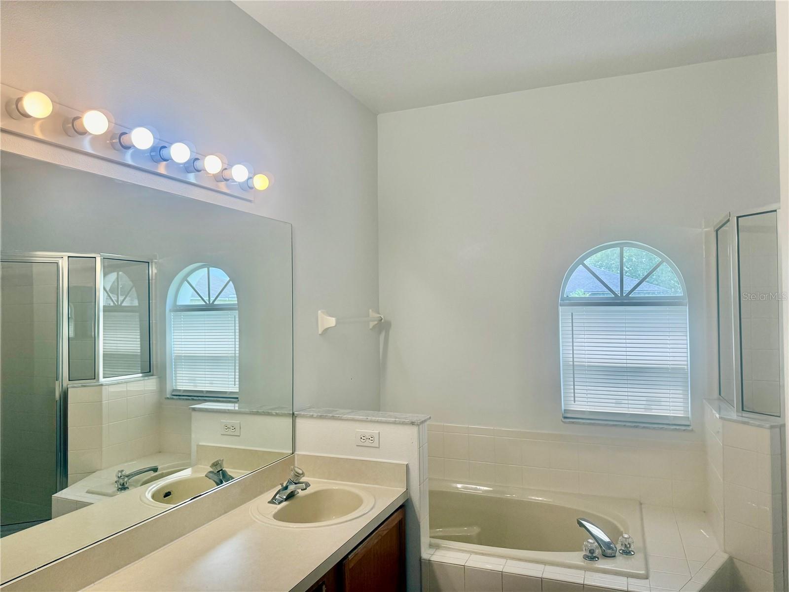 327 Alegriano Ct Property Photo 13