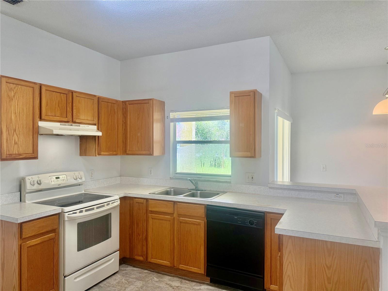 327 Alegriano Ct Property Photo 17