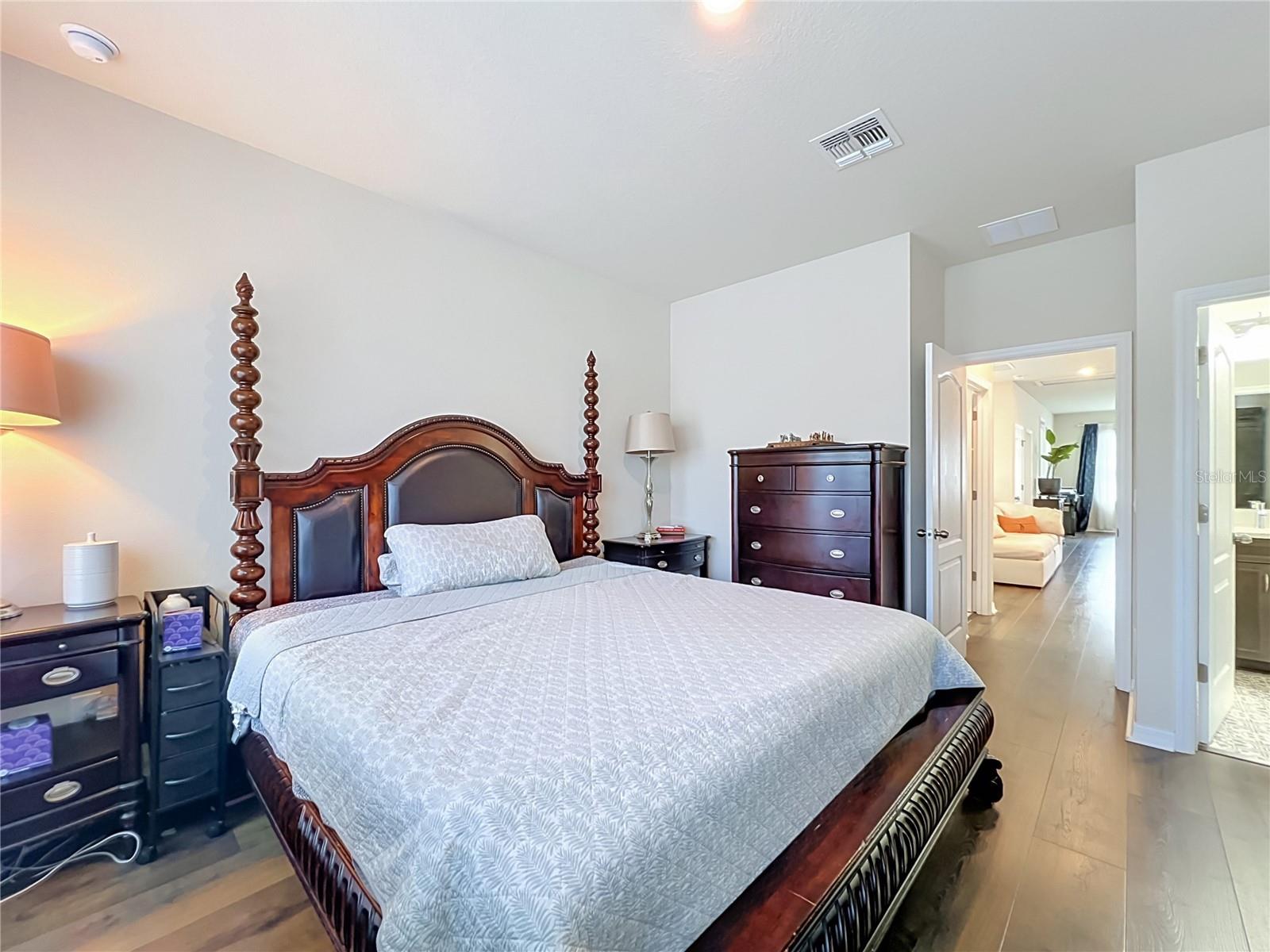910 Trowman Aly Property Photo 39