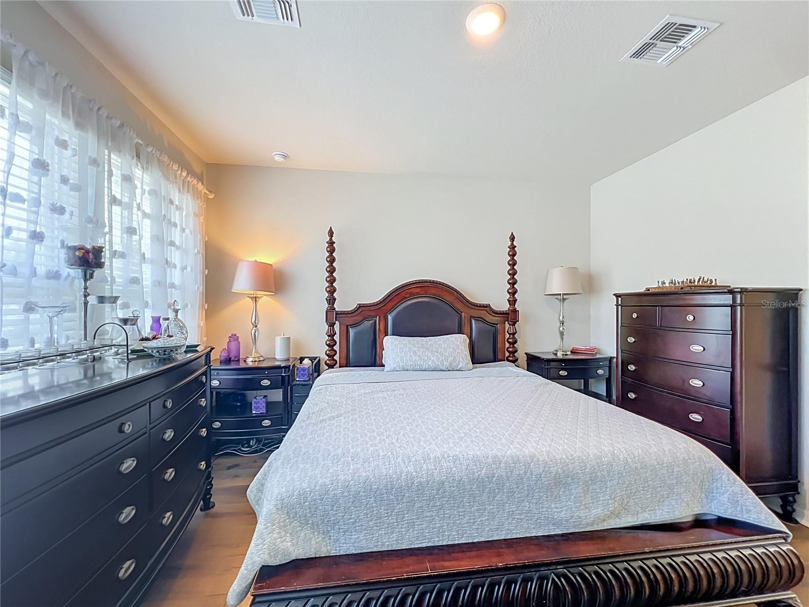 910 Trowman Aly Property Photo 41