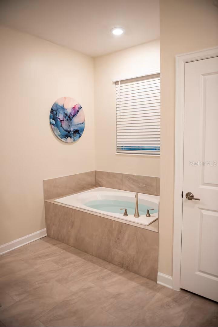 2860 Bookmark Dr Property Photo 10
