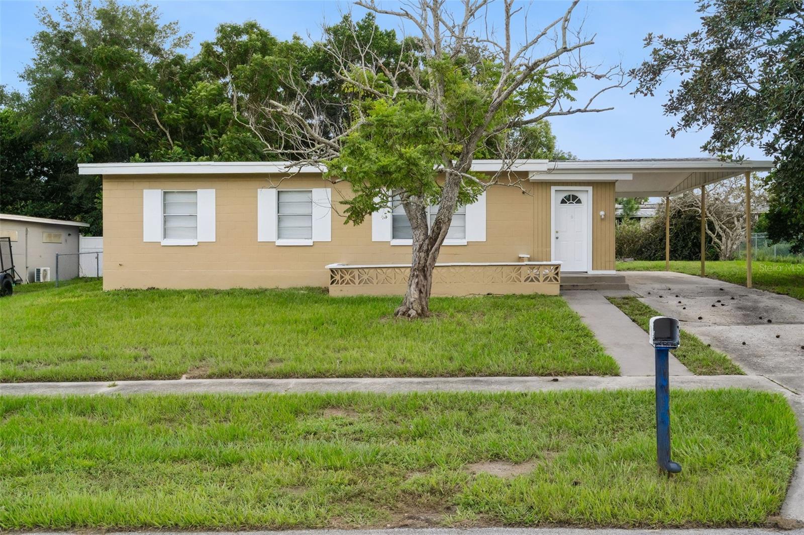 928 Vivian Ter Property Photo 1