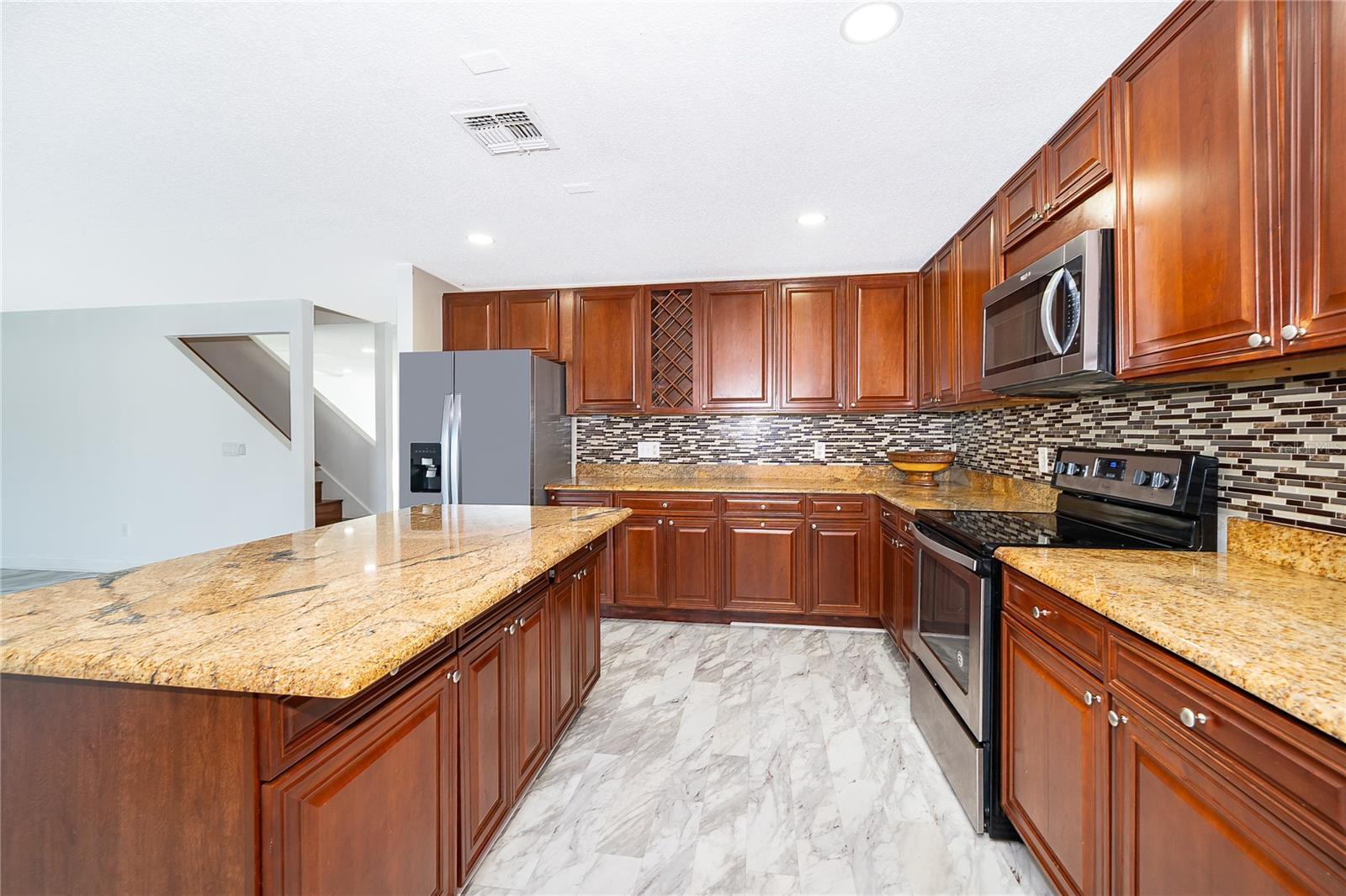 3102 Holland Dr Property Photo 10