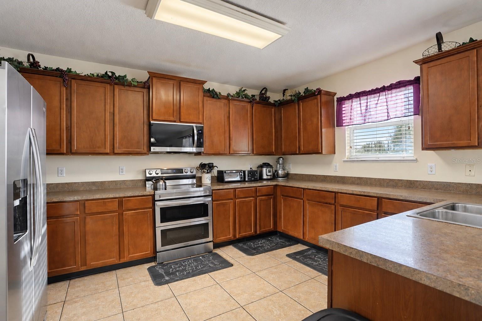 1921 Betsy Ross Ln Property Photo 20
