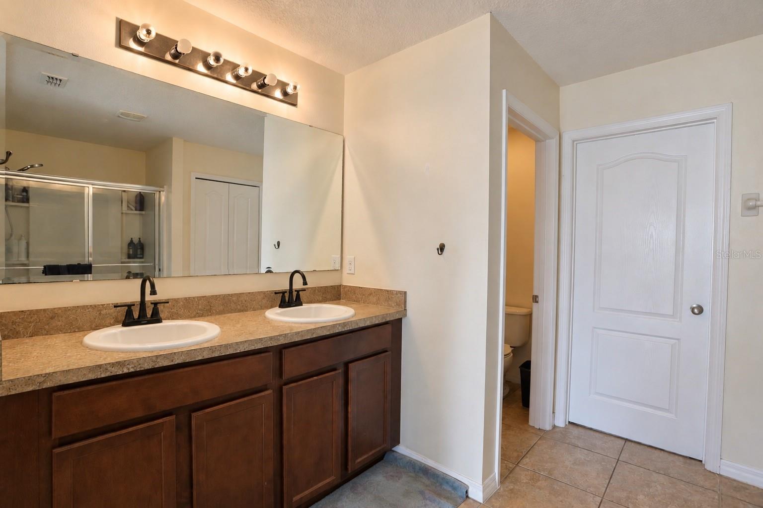 1921 Betsy Ross Ln Property Photo 26