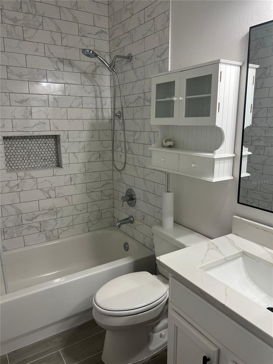 1009 Jeater Bend Dr Property Photo 8