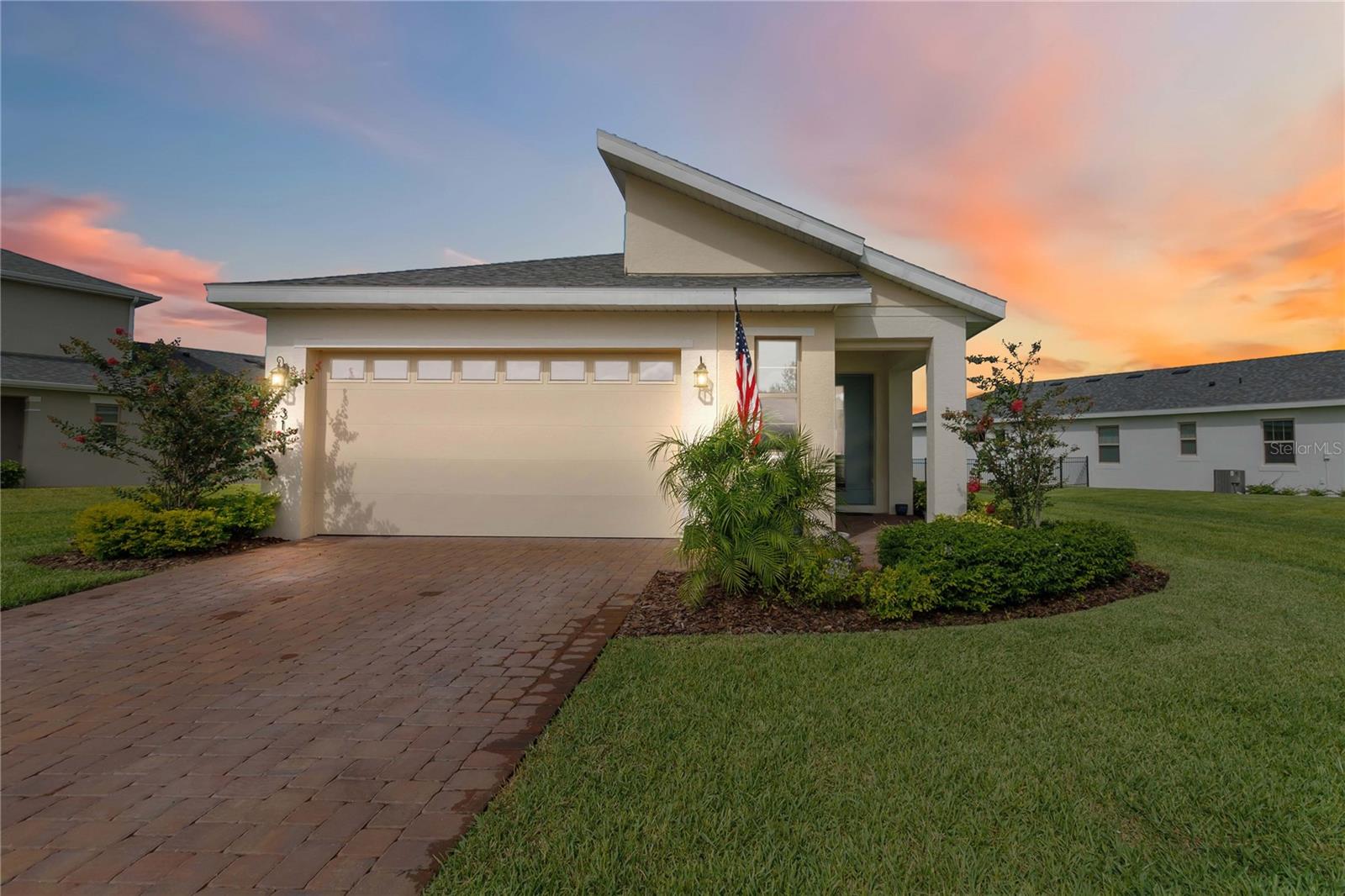 3184 SONGBIRD CIR Property Photo 1