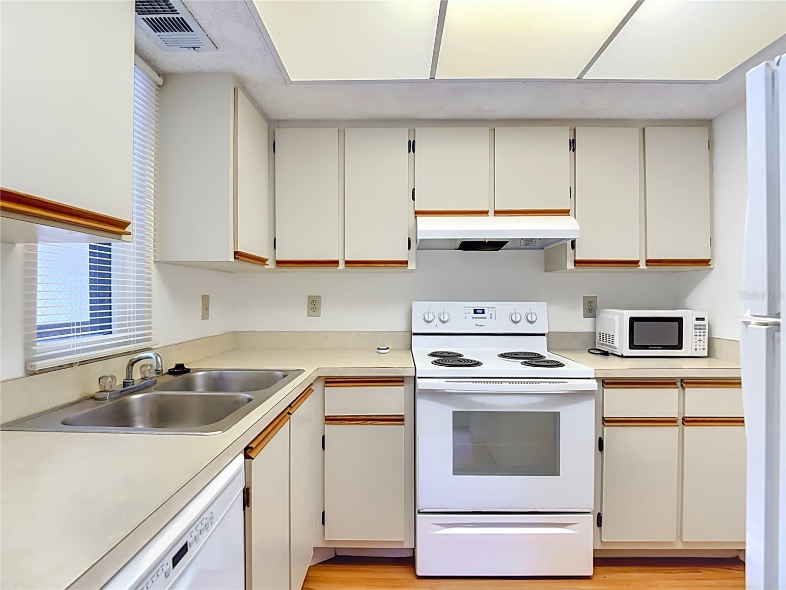 19505 Quesada Ave #ee204 Property Photo 8