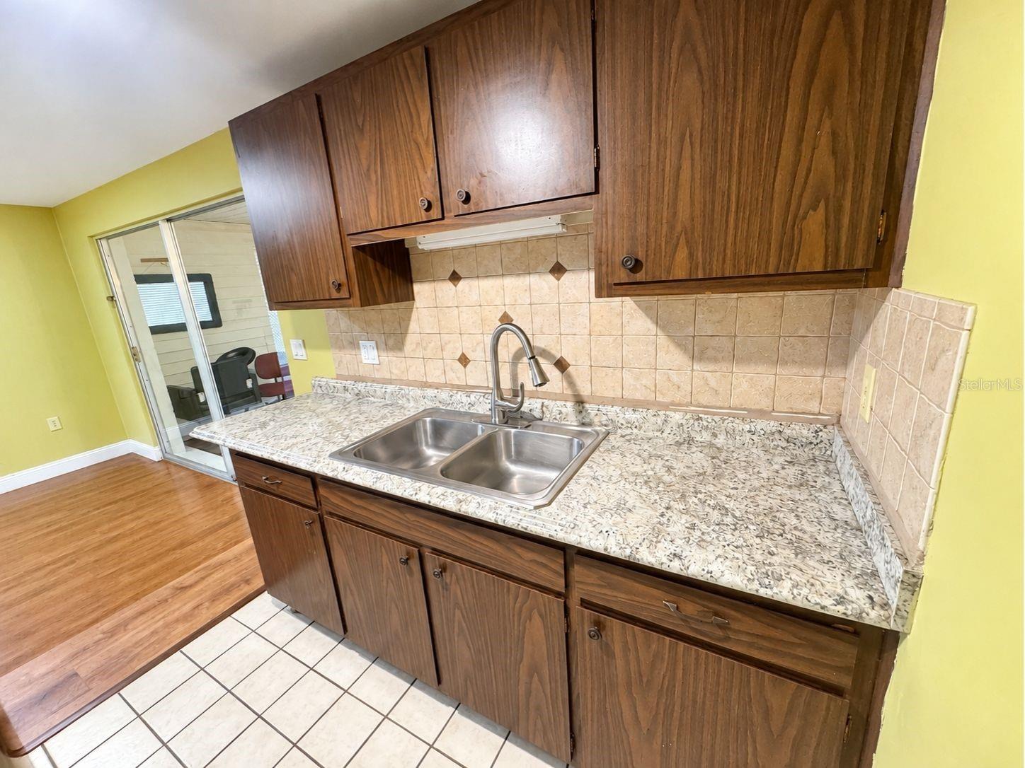 3022 Venice Way Property Photo 10