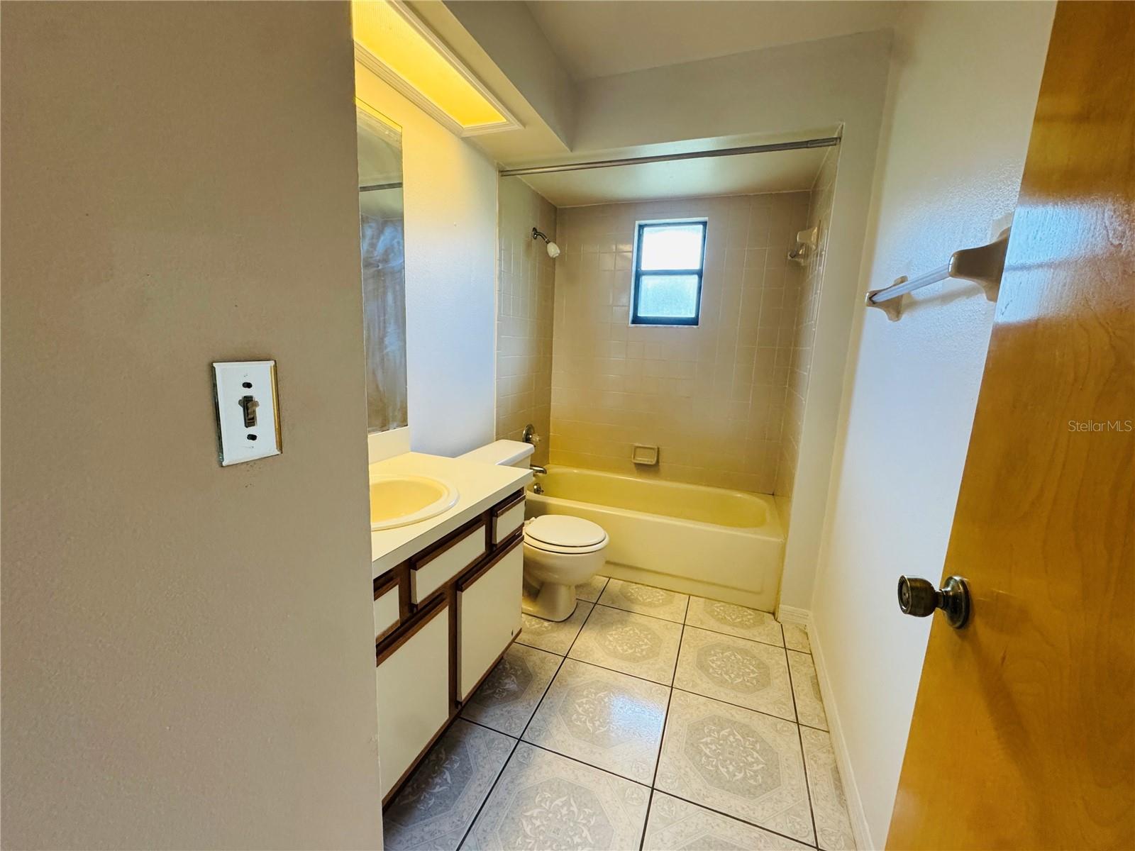 819 Chamberlain Loop Property Photo 6