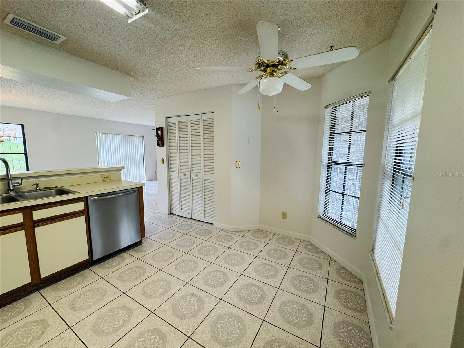 819 Chamberlain Loop Property Photo 11