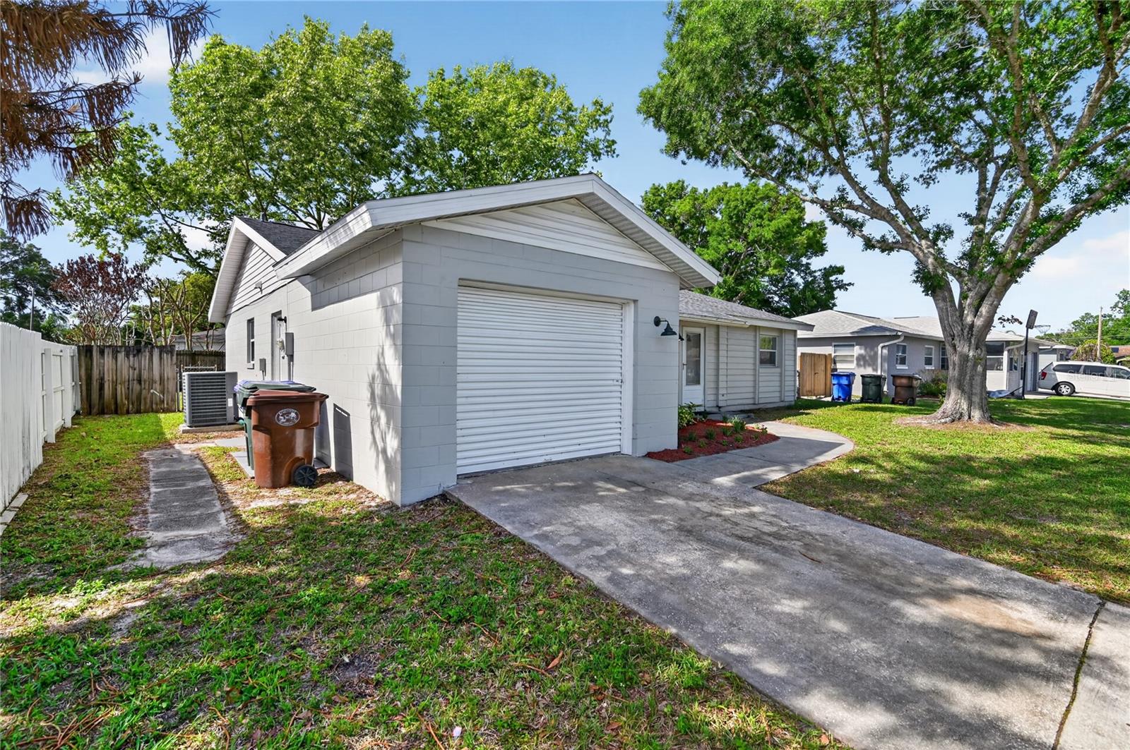 1330 Meadowbrook St Property Photo 3