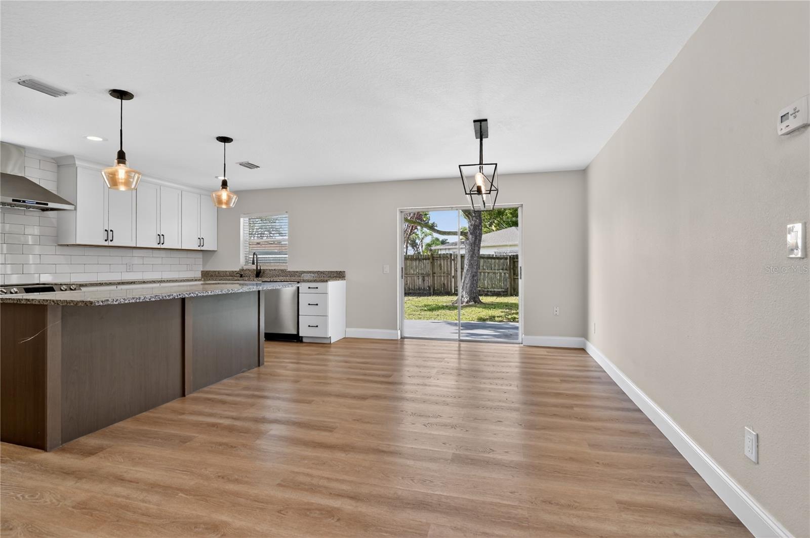 1330 Meadowbrook St Property Photo 9