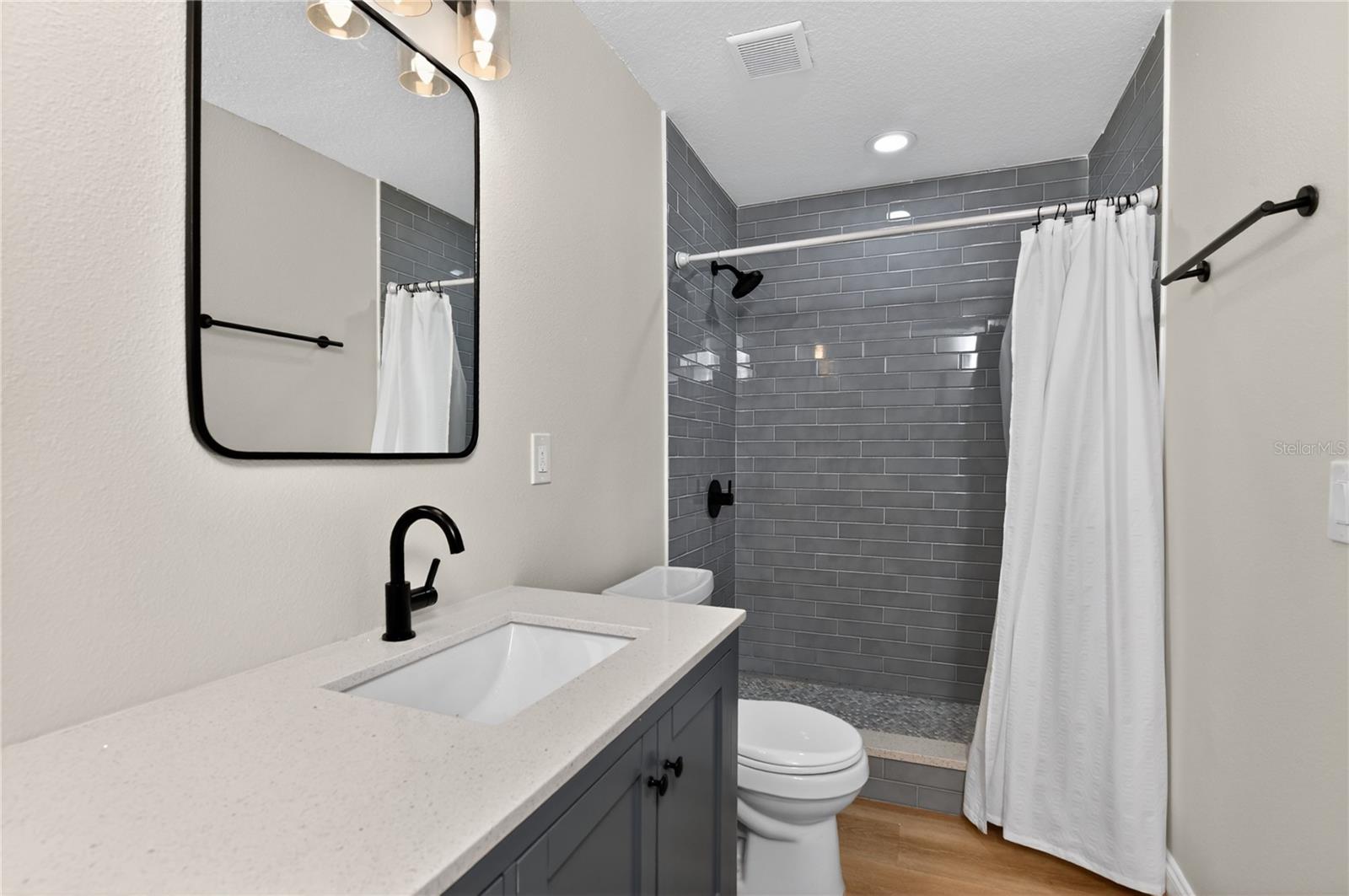 1330 Meadowbrook St Property Photo 16