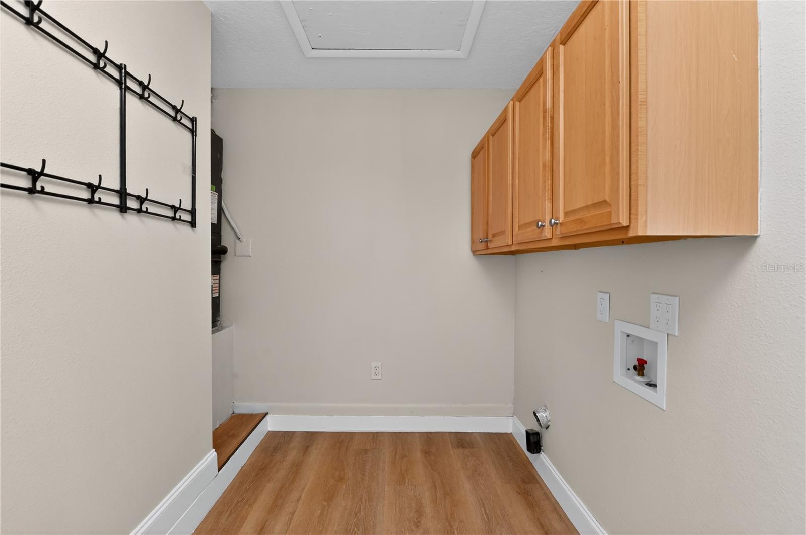 1330 Meadowbrook St Property Photo 23