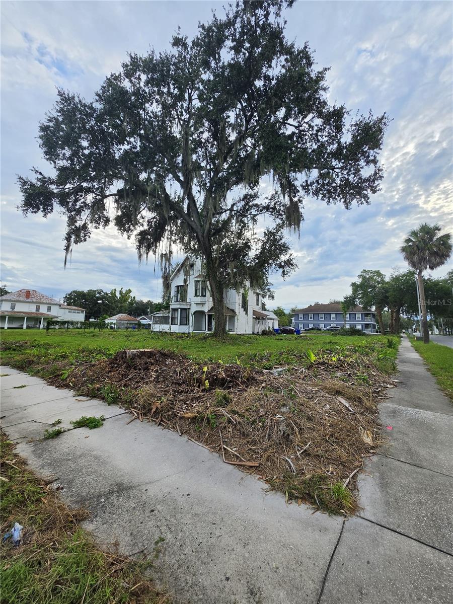 206 S Vernon Ave Property Photo