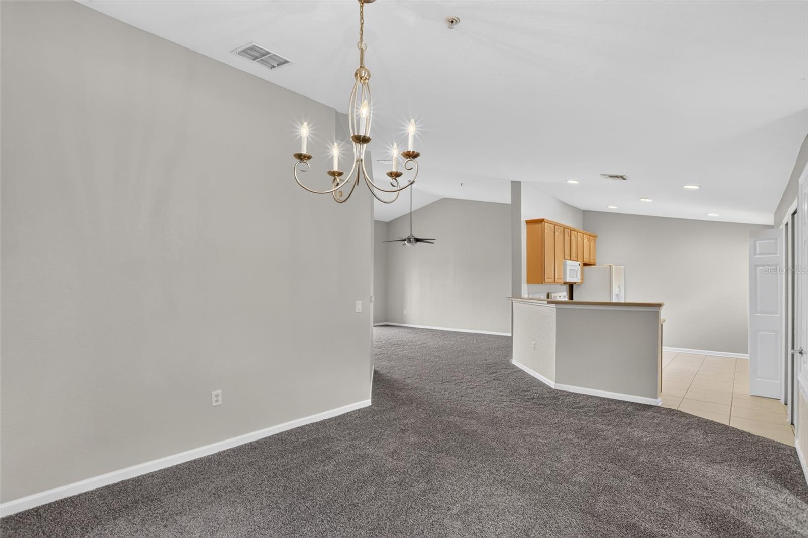 1258 Grady Ln Property Photo 2