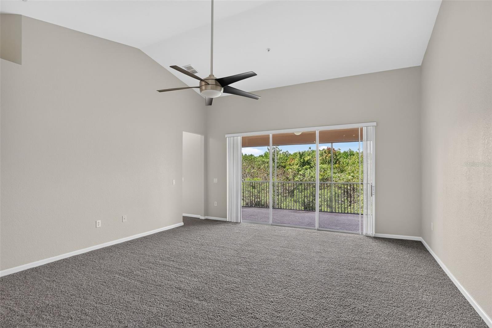 1258 Grady Ln Property Photo 3
