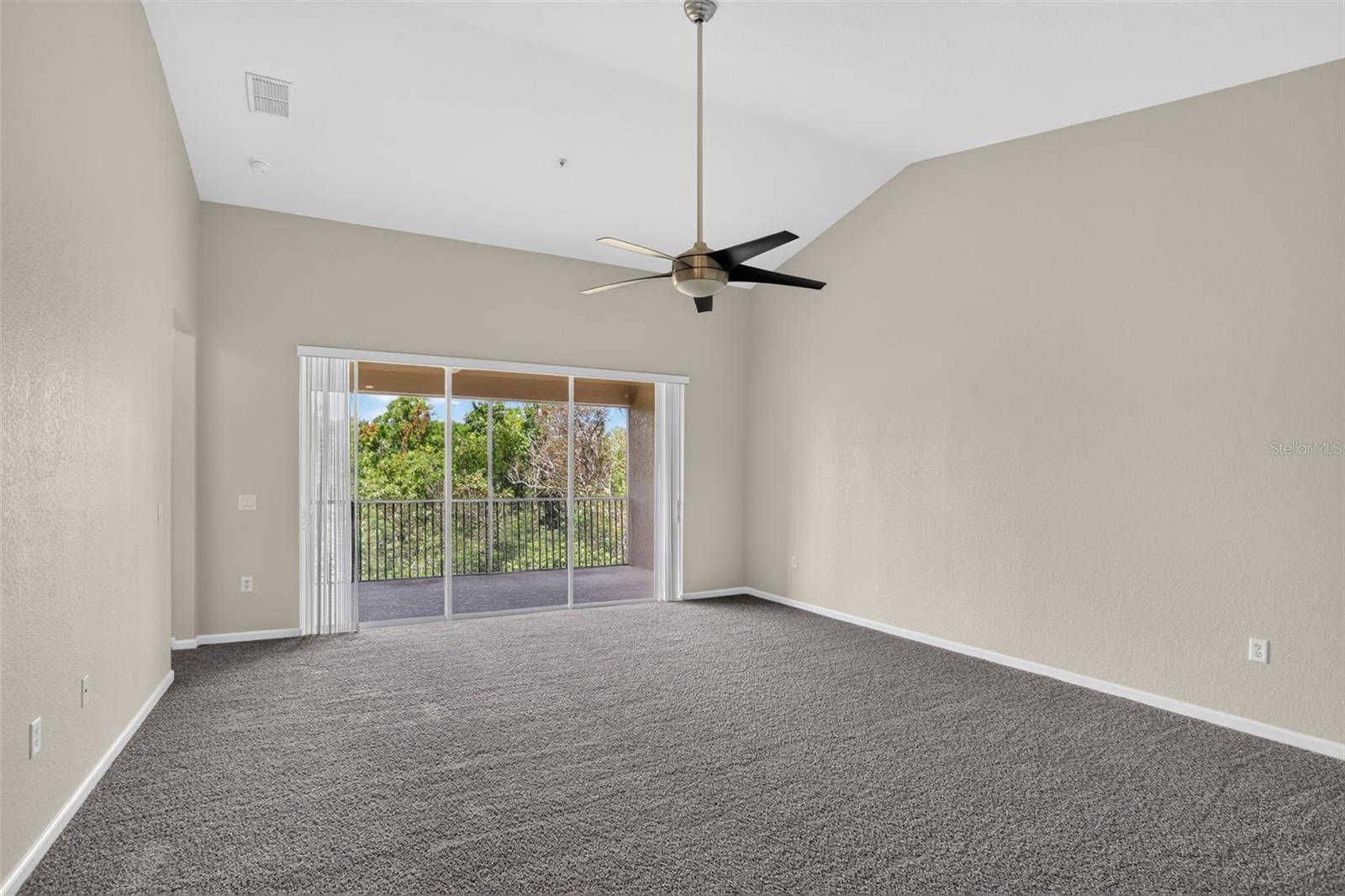 1258 Grady Ln Property Photo 5