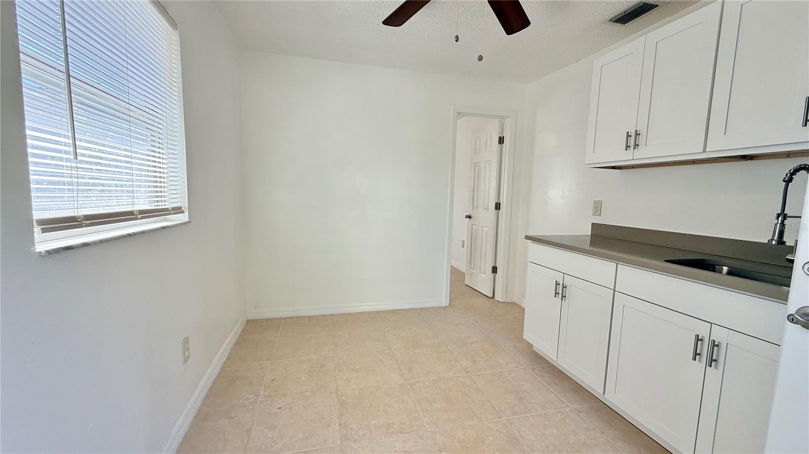 1903 24th Unit C St Property Photo 6