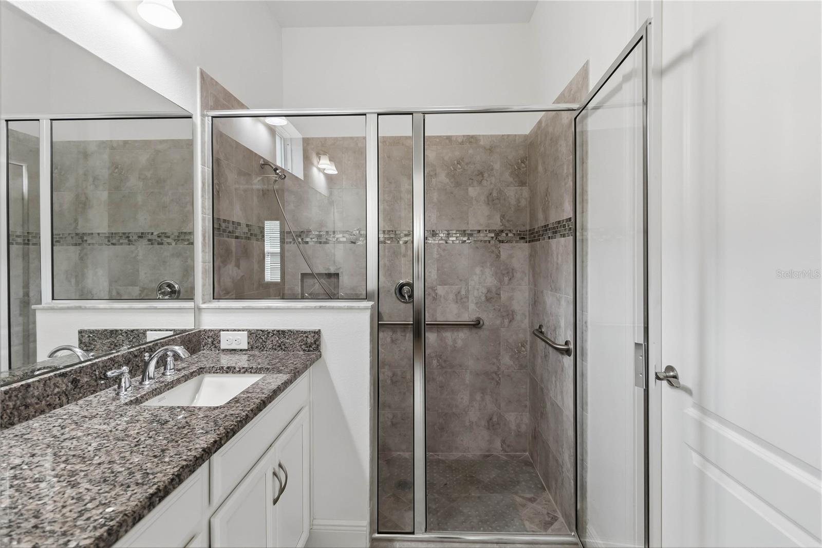 4922 Catalpa Dr Property Photo 23