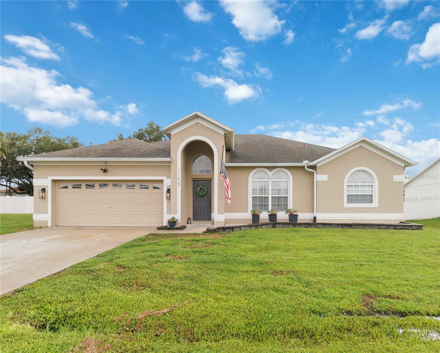 1155 Normandy Dr Property Photo 1