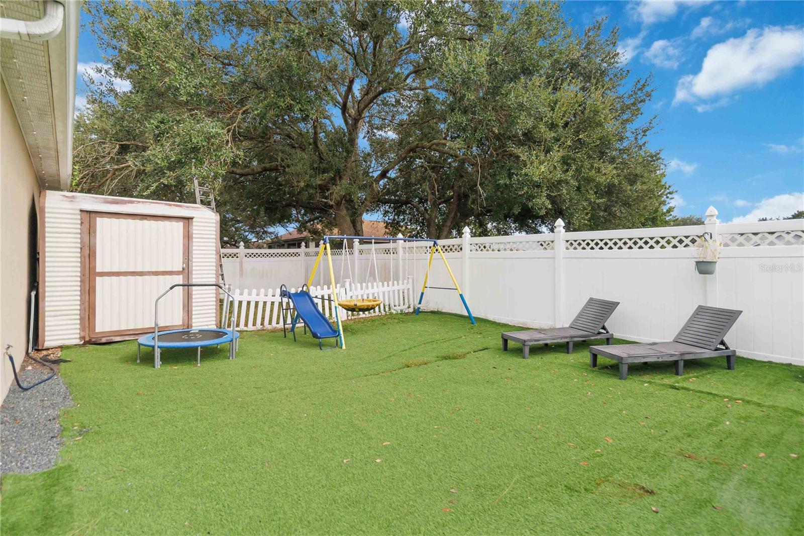 1155 Normandy Dr Property Photo 21