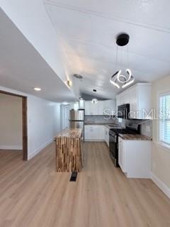 1370 Shipwreck Ln Property Photo 3