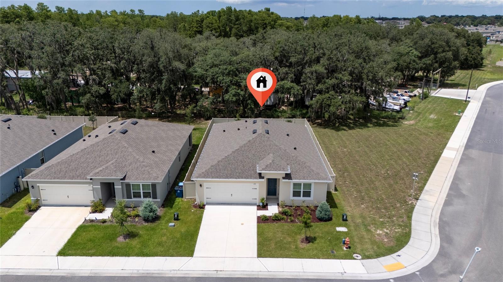 698 Park Place Blvd Property Photo 5