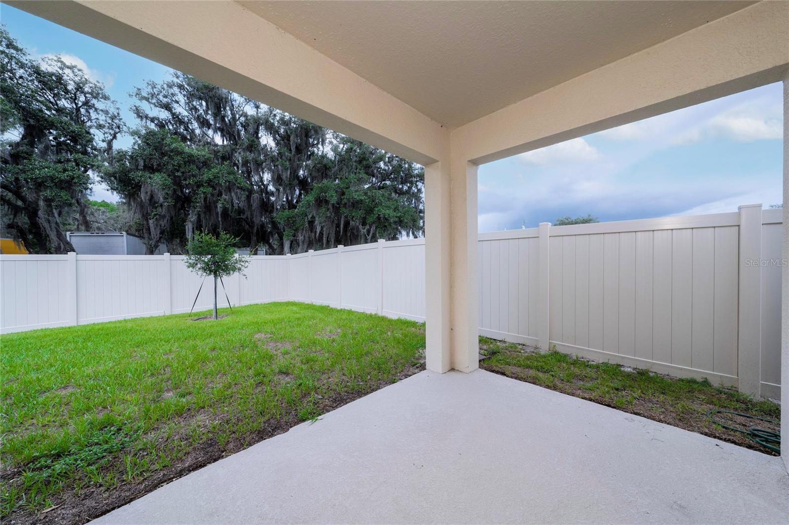 698 Park Place Blvd Property Photo 9