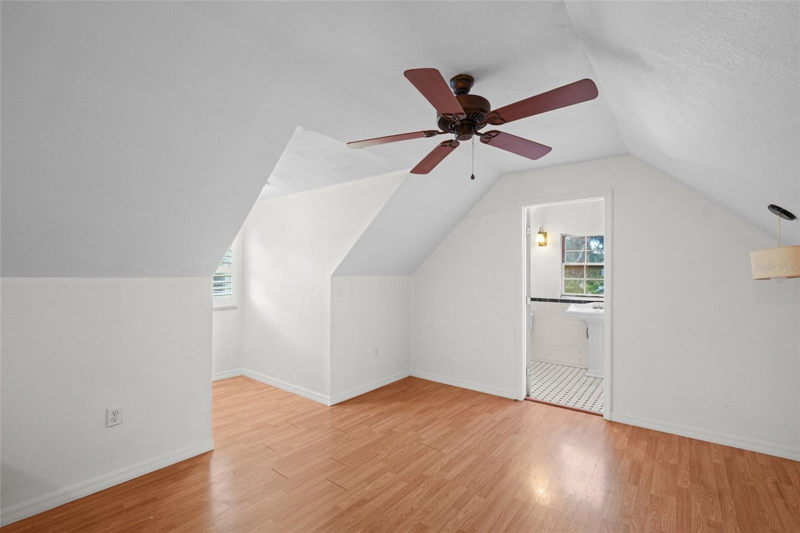 10102 Flowers Ave Property Photo 23