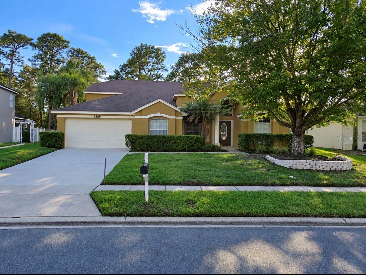 1559 Maidencane Loop Property Photo 1
