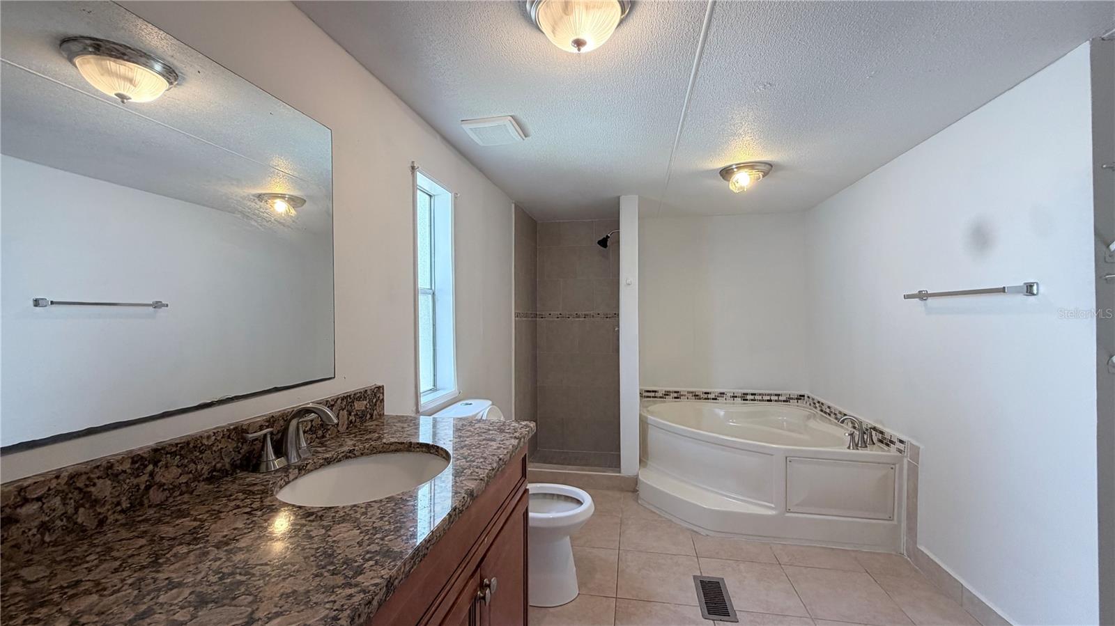 821 Navajo Dr Property Photo 20