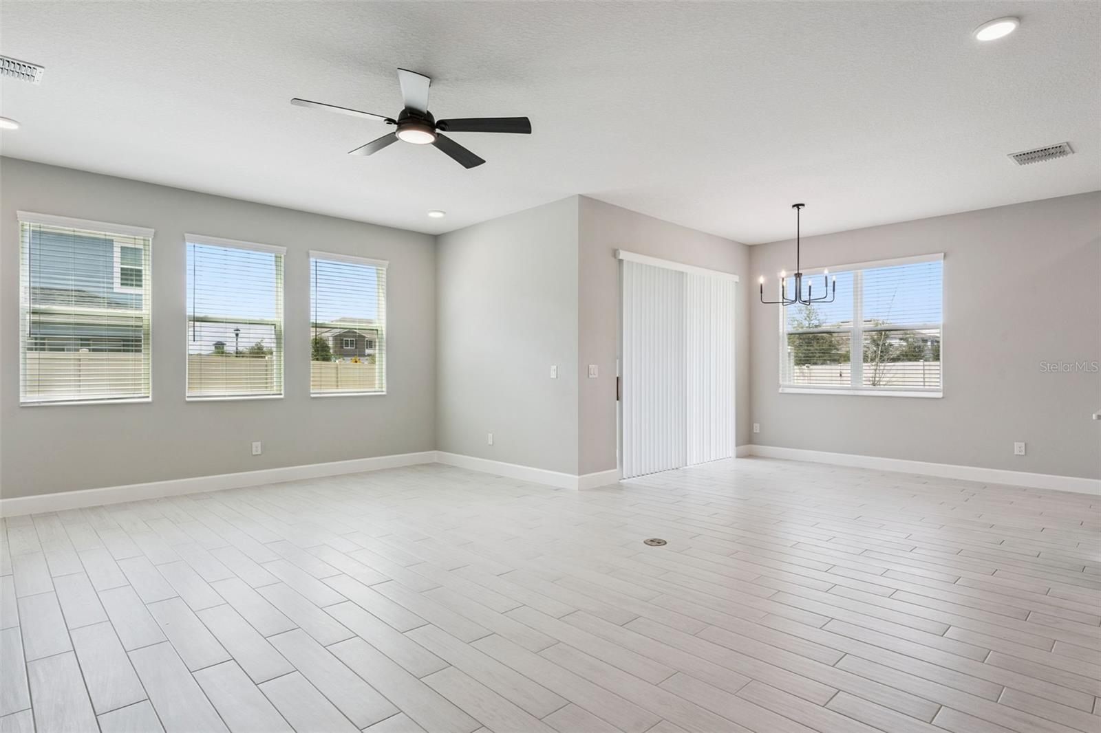 5054 Shady Pines Dr Property Photo 12