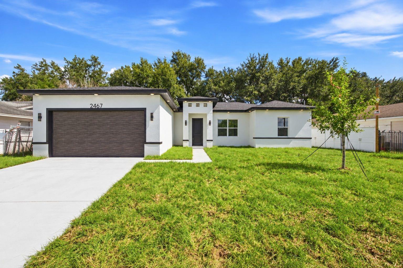 2467 Myakka Dr Property Photo 1