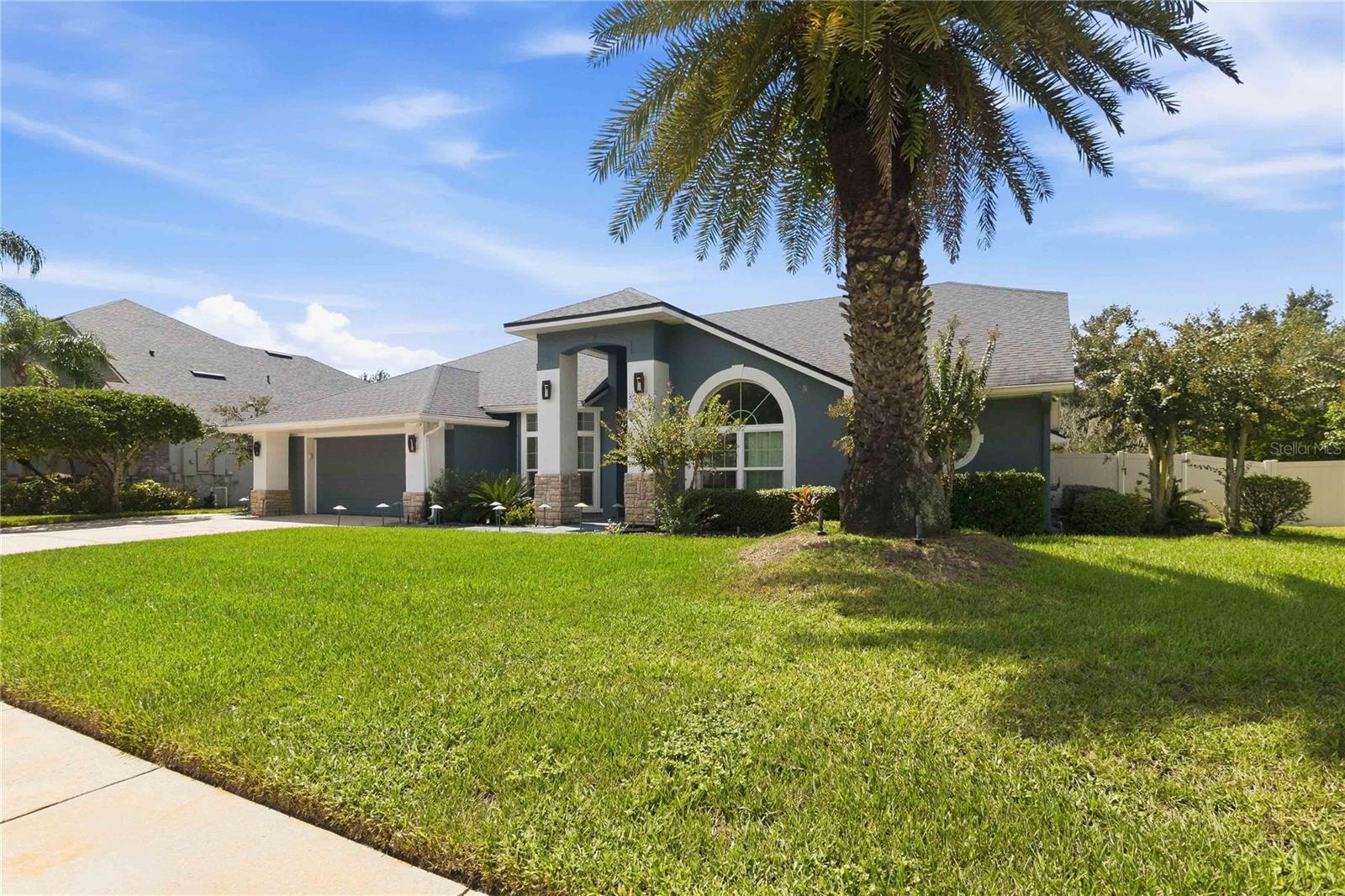 5232 Hammock Cir Property Photo 3