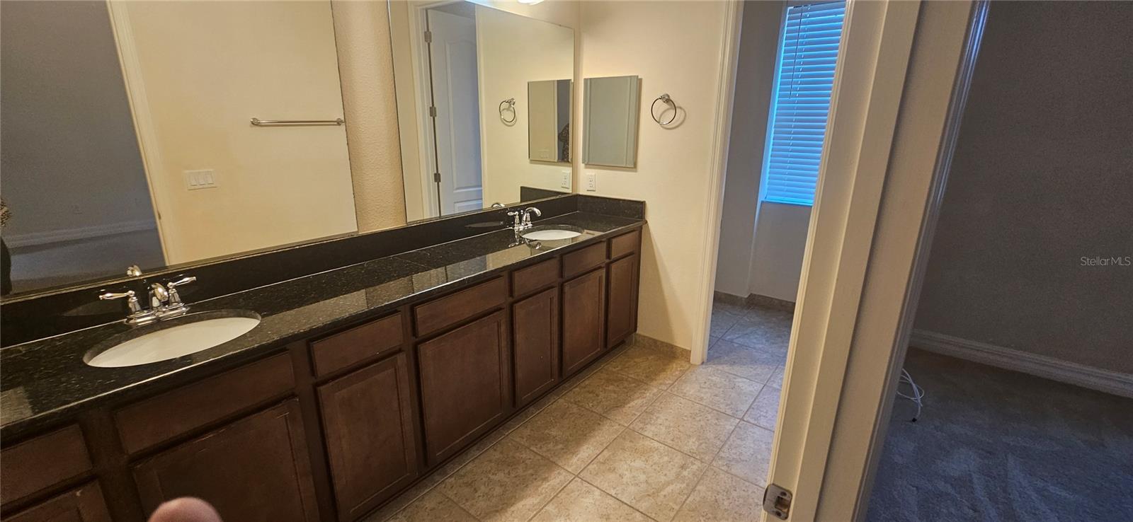 10071 Eagle Creek Center Blvd Property Photo 9