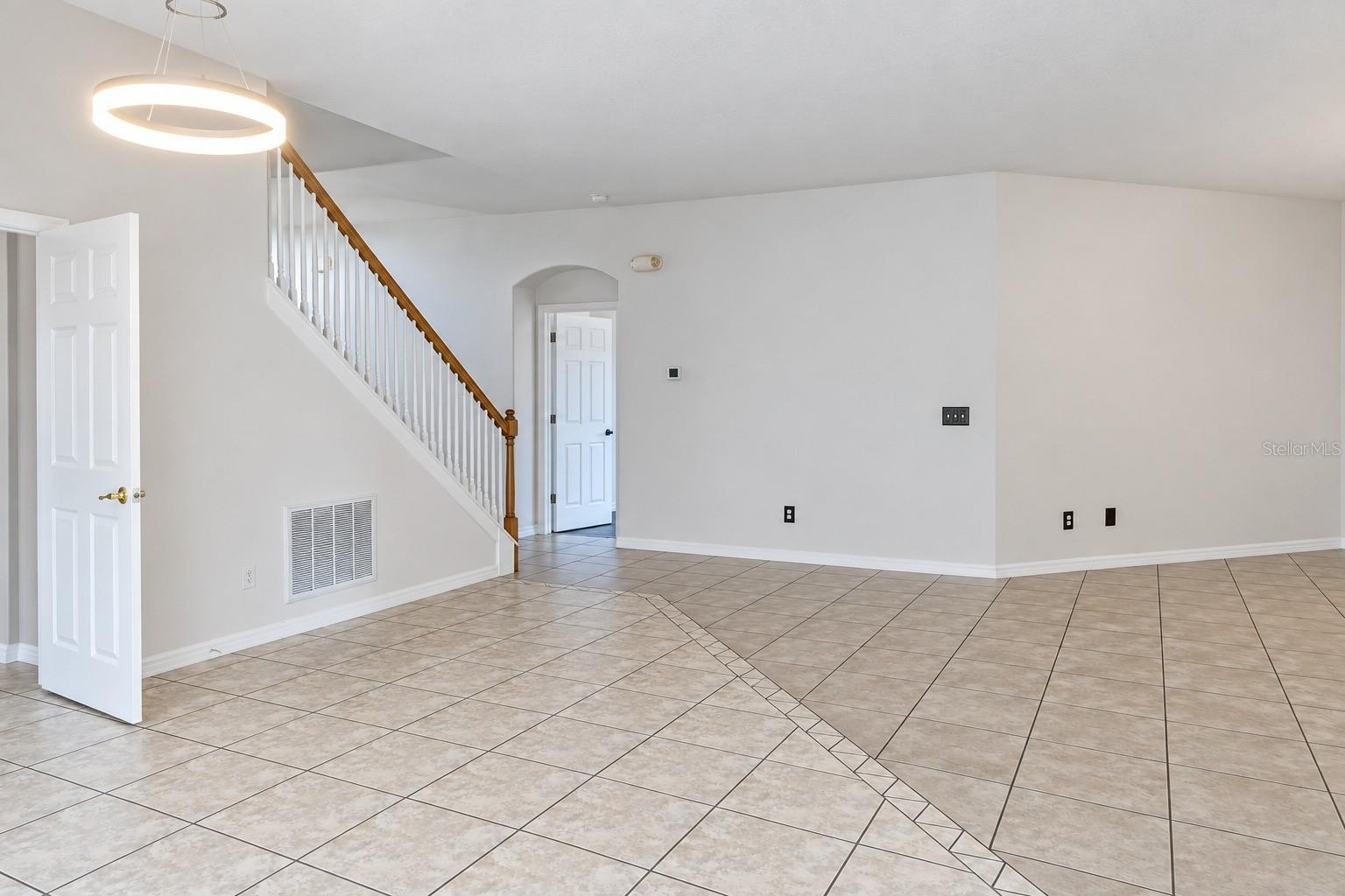 321 Corvina Dr Property Photo 3