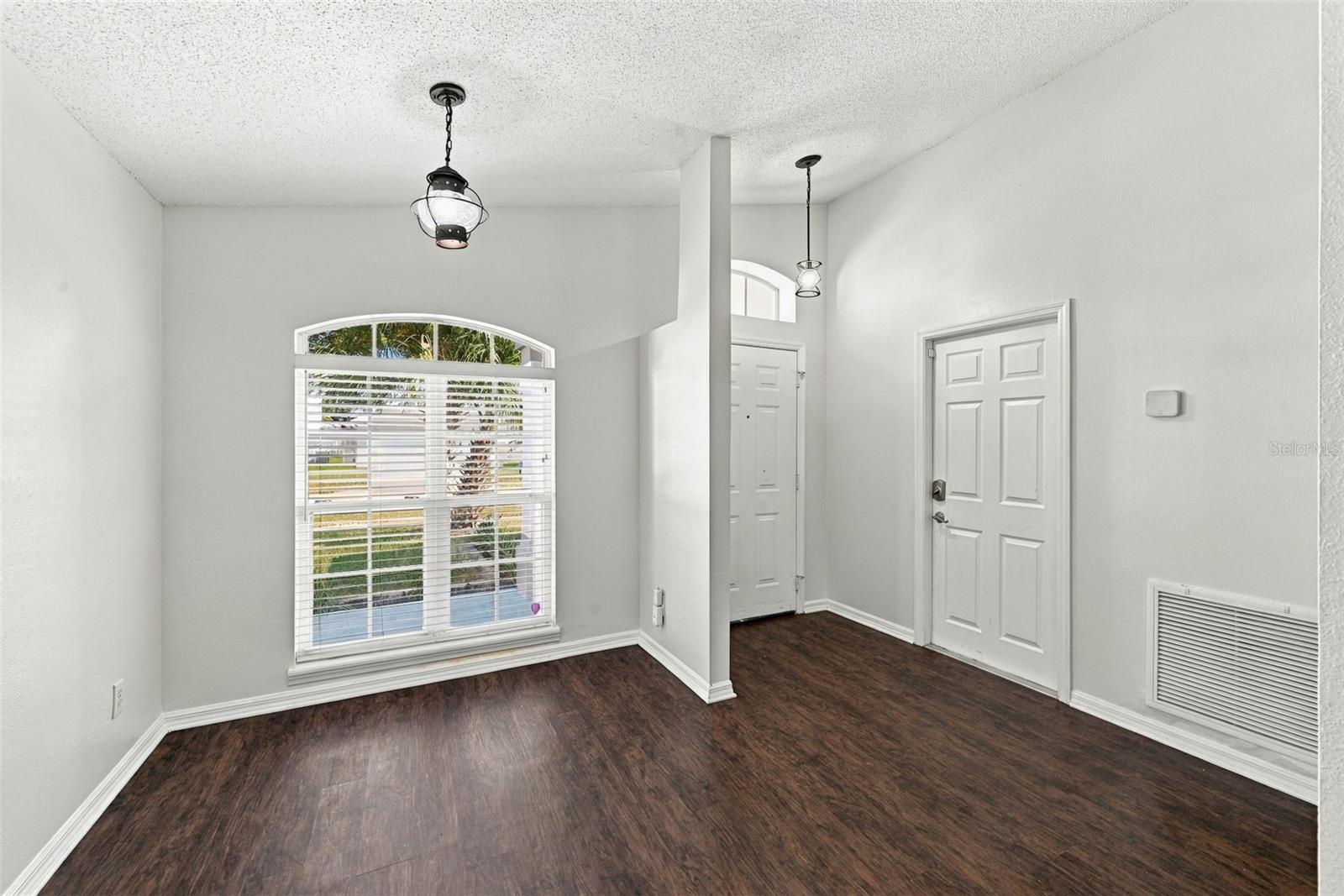 2354 Blue Sapphire Cir Property Photo 6