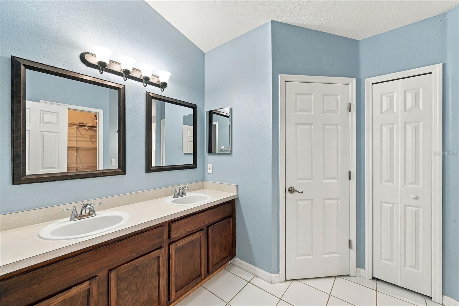 2354 Blue Sapphire Cir Property Photo 18