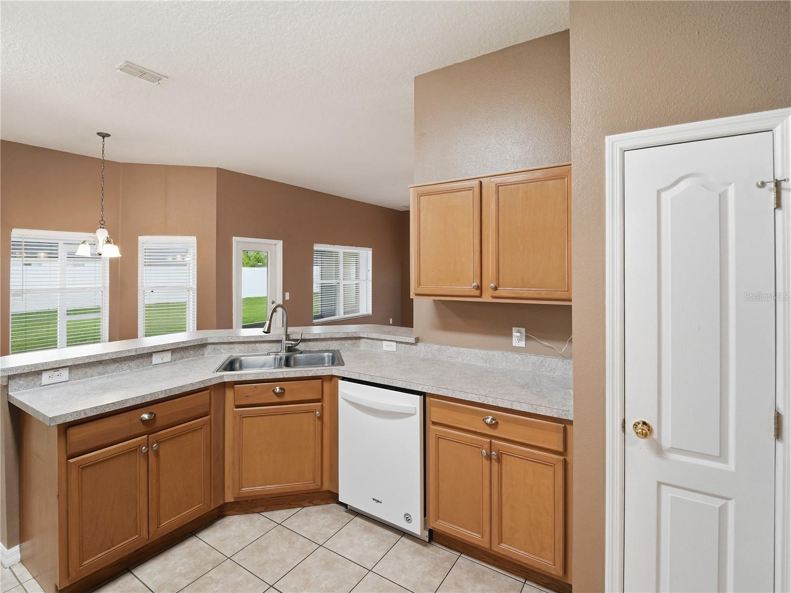 6008 Keystone Pointe Dr Property Photo 6