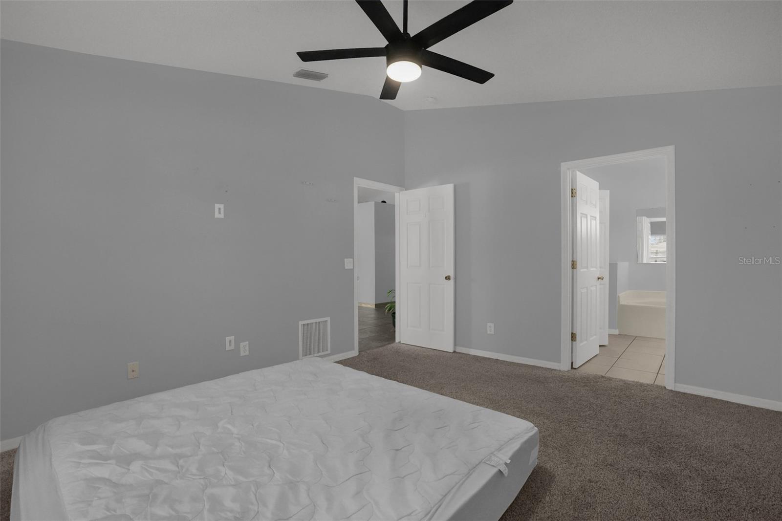 830 Sandhurst Ct Property Photo 13