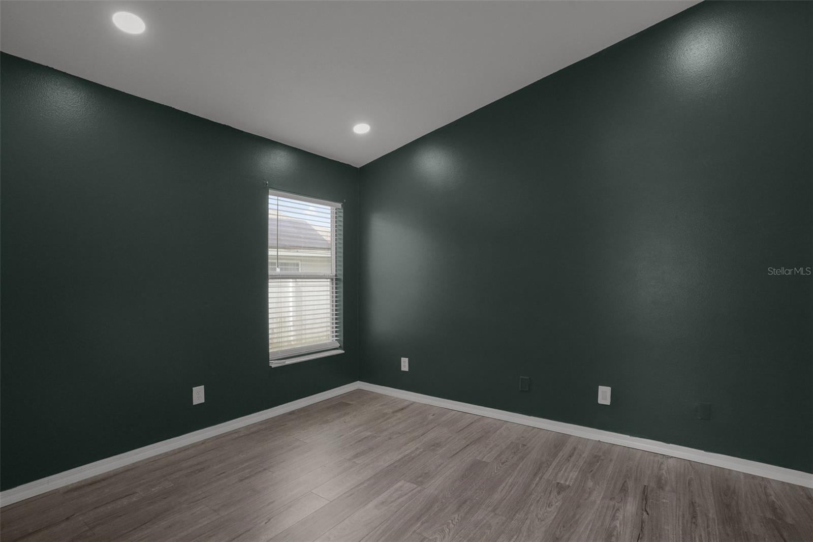 830 Sandhurst Ct Property Photo 18